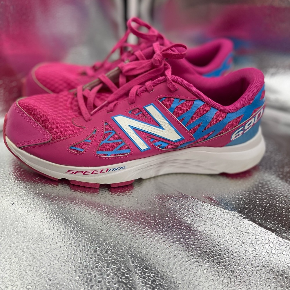 Womens New Balance 690 V4 Speed Ride Running shoes